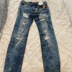 MUDD Low rise, ripped, stretch jeans